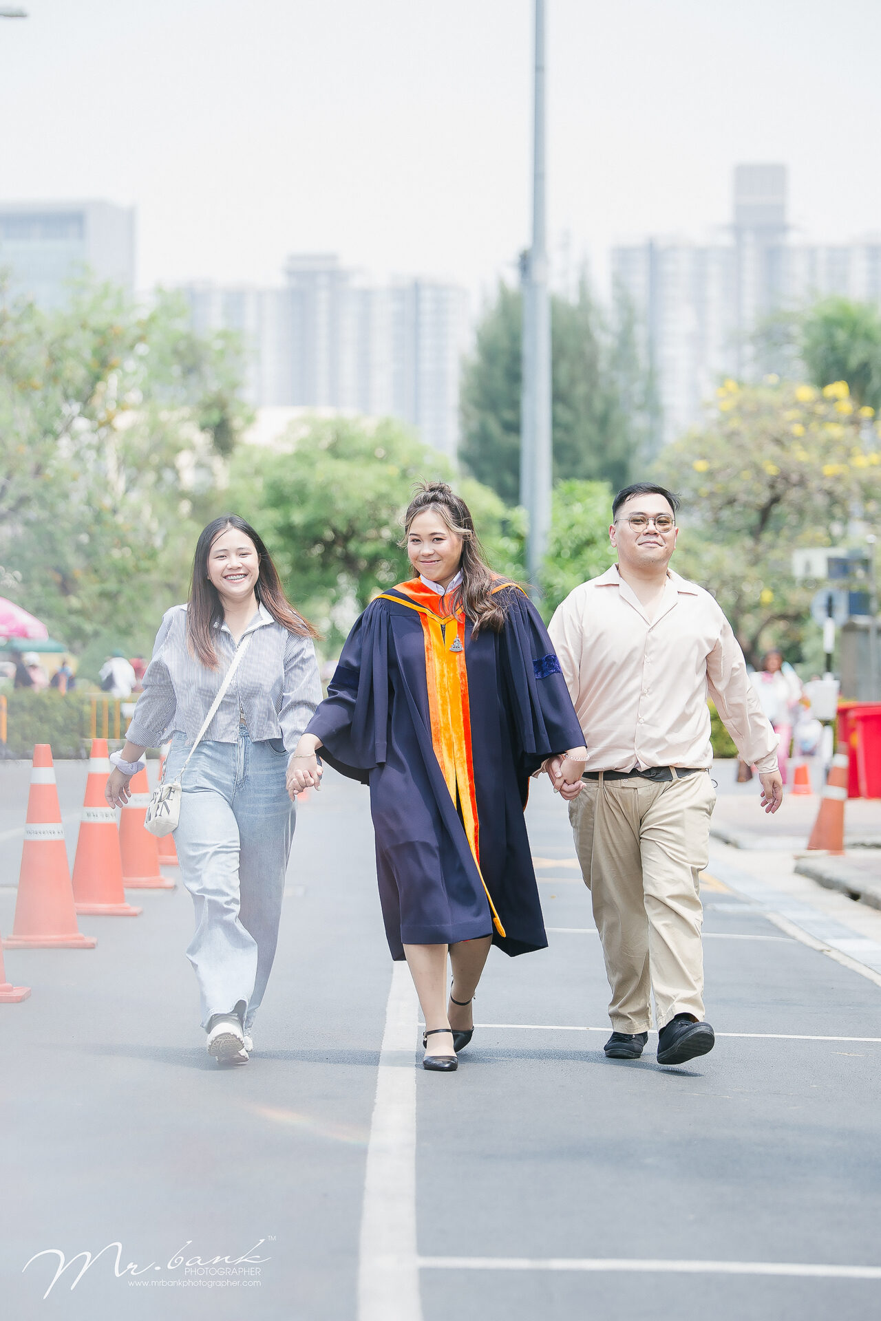 Earn-Ramkhamhaeng University