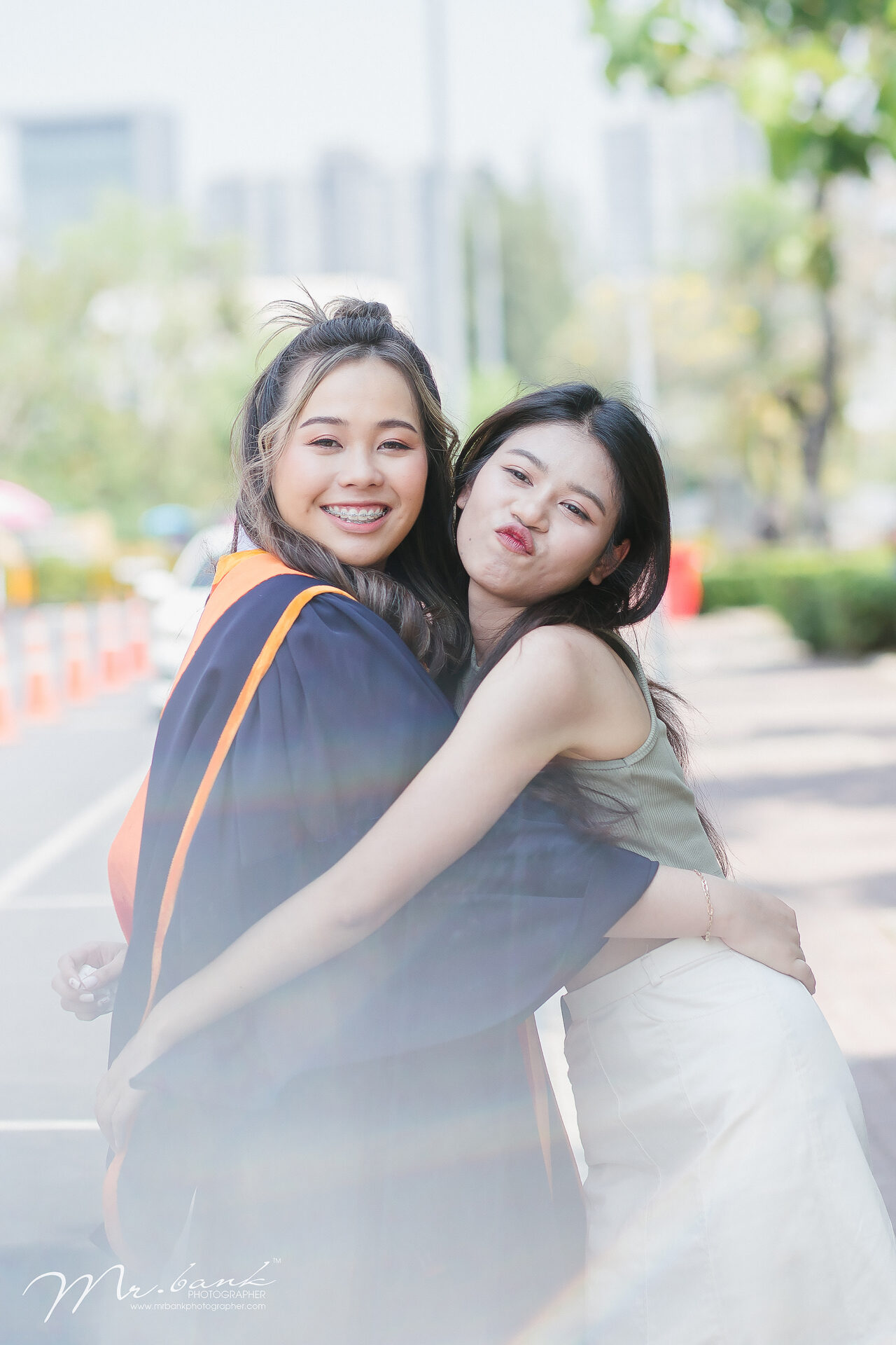Earn-Ramkhamhaeng University