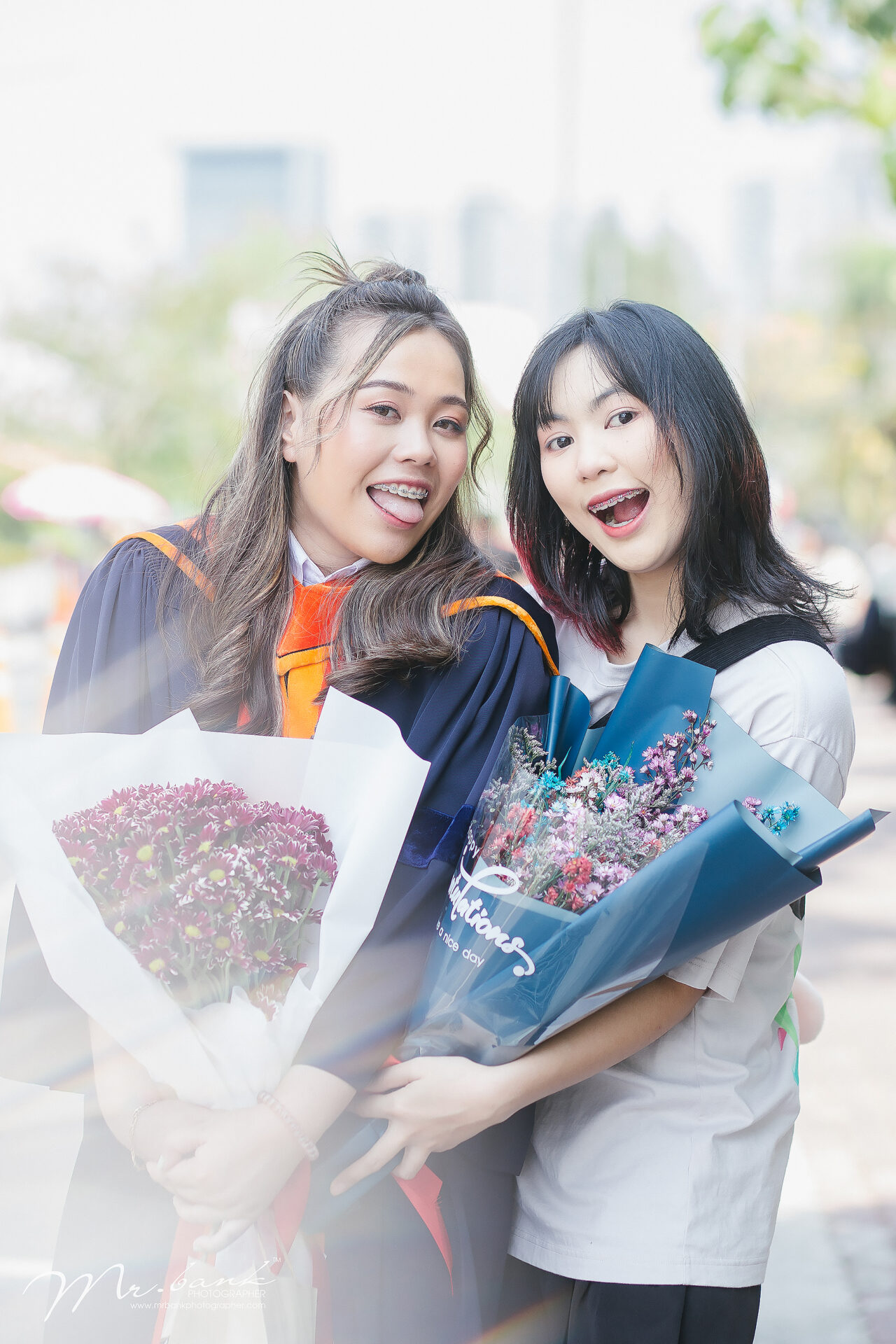 Earn-Ramkhamhaeng University