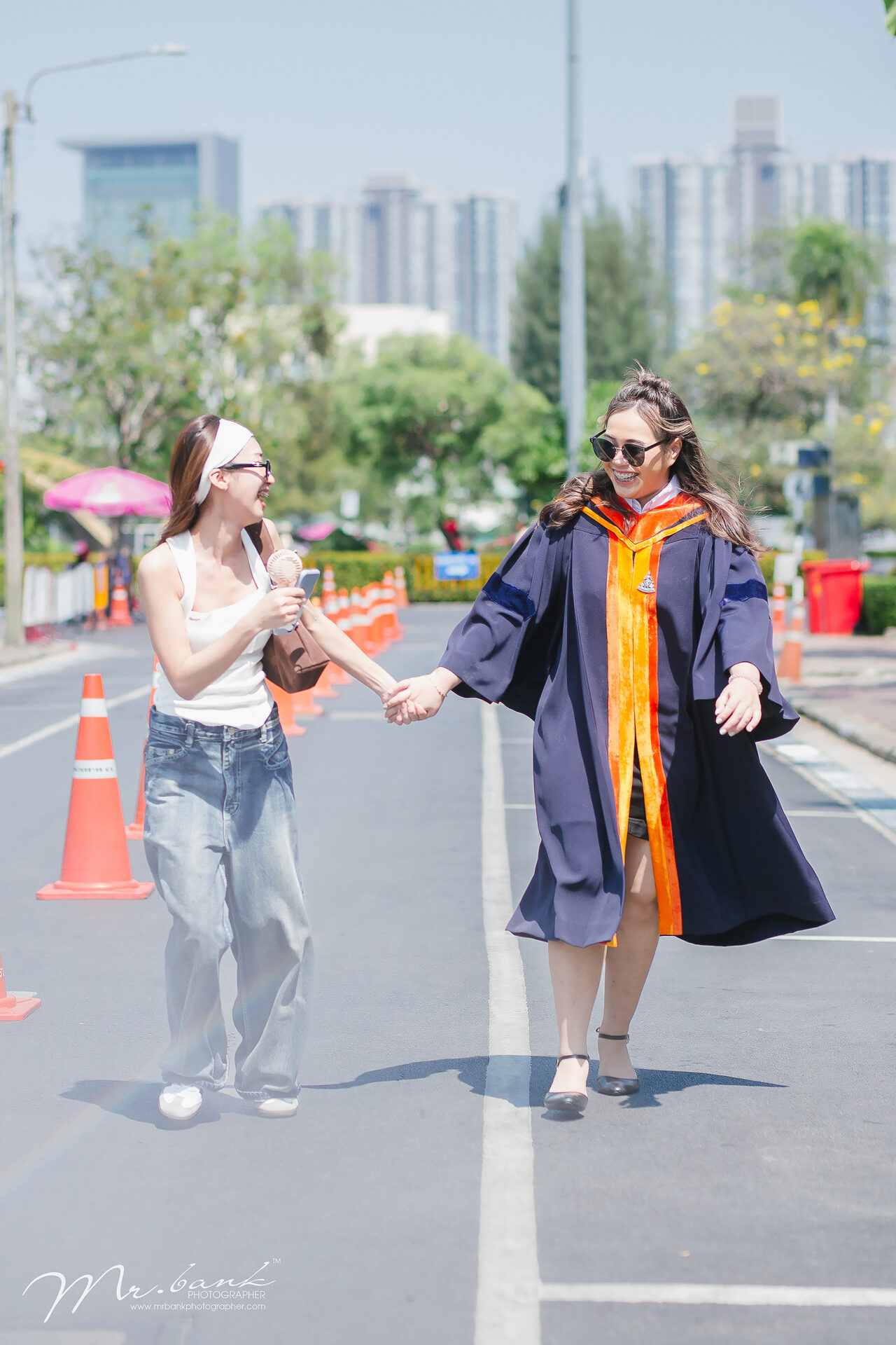 Earn-Ramkhamhaeng University