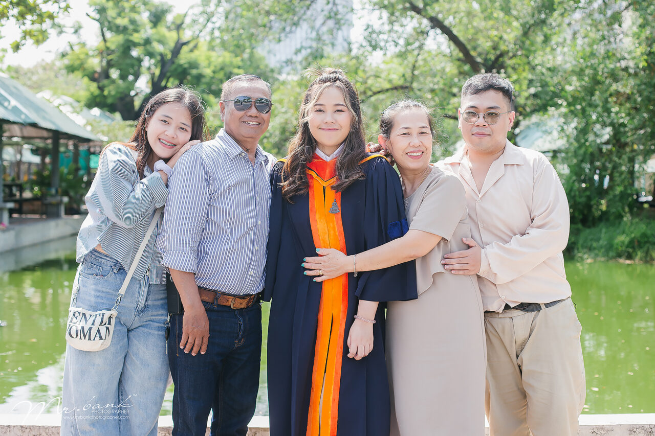 Earn-Ramkhamhaeng University
