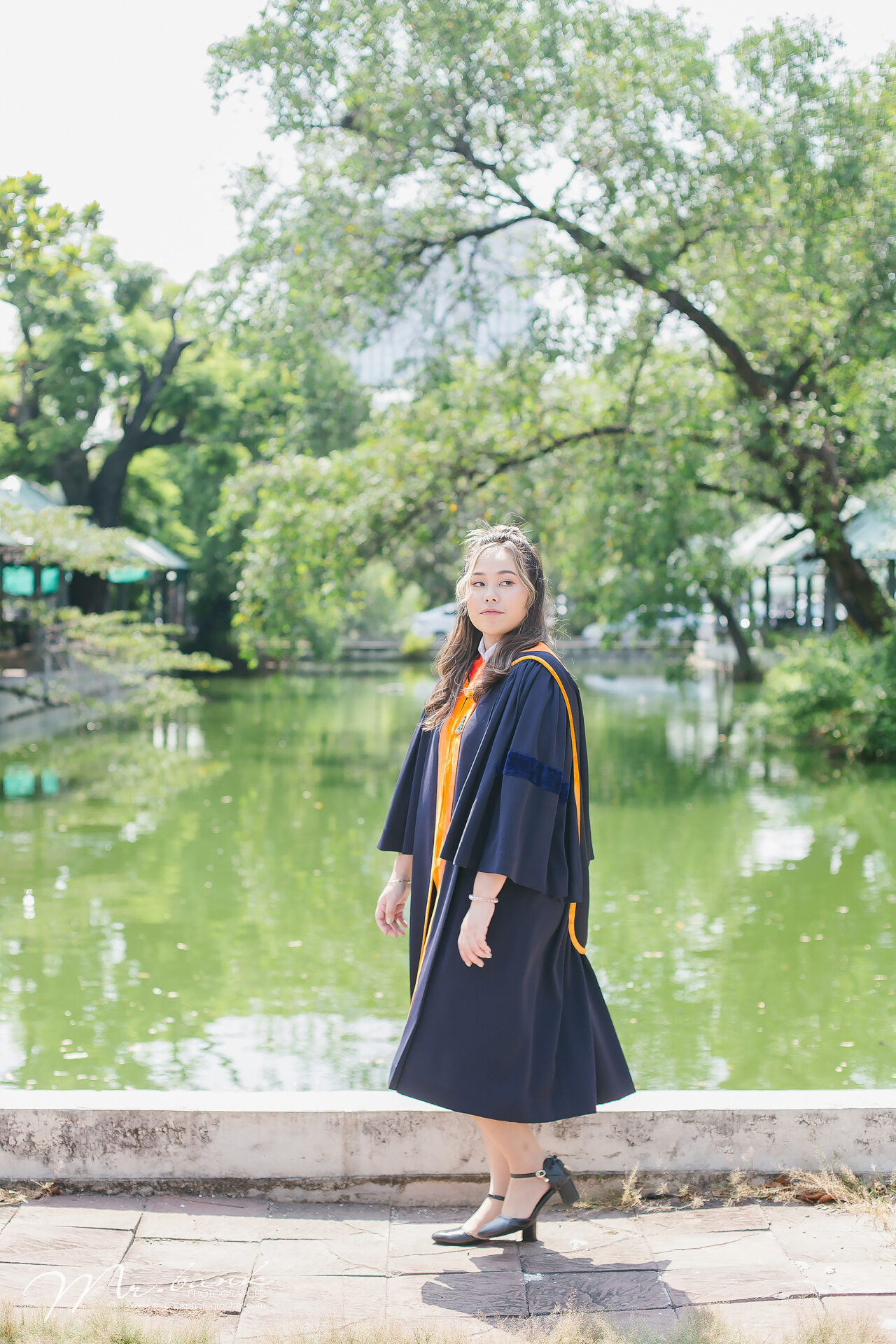 Earn-Ramkhamhaeng University