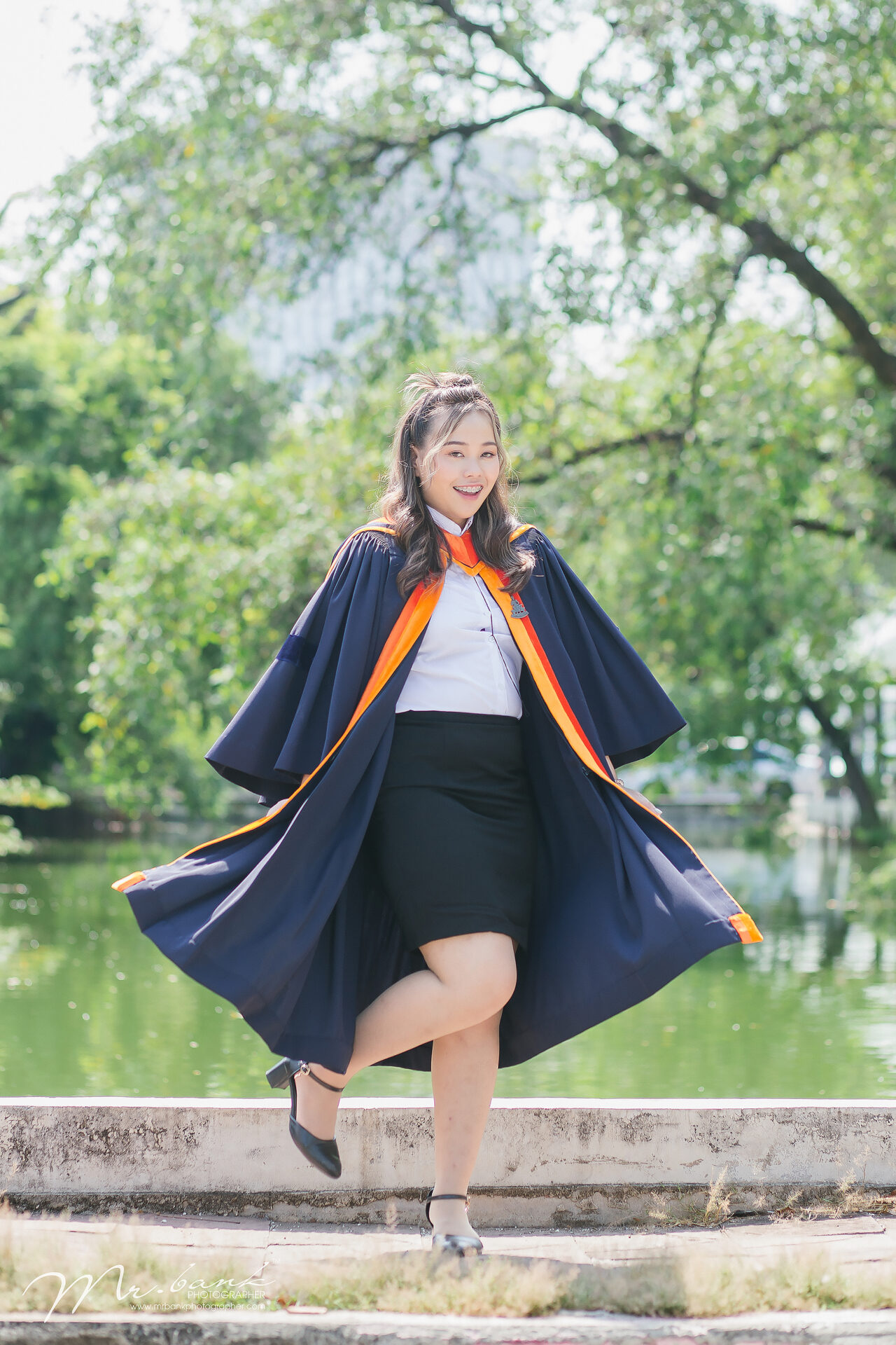 Earn-Ramkhamhaeng University